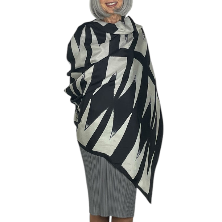 ALPHA PRINT SILK STOLE