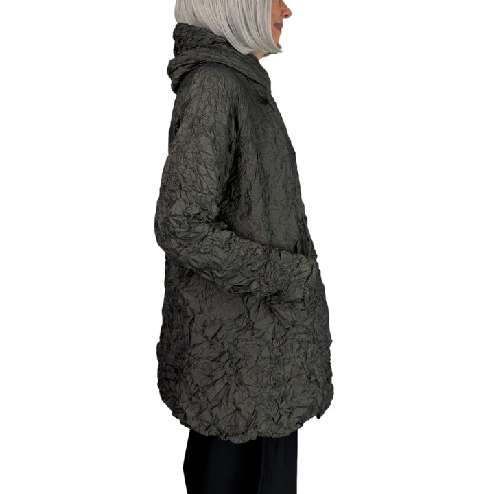 PADDED CRINKLE PLEAT COAT W/HOOD
