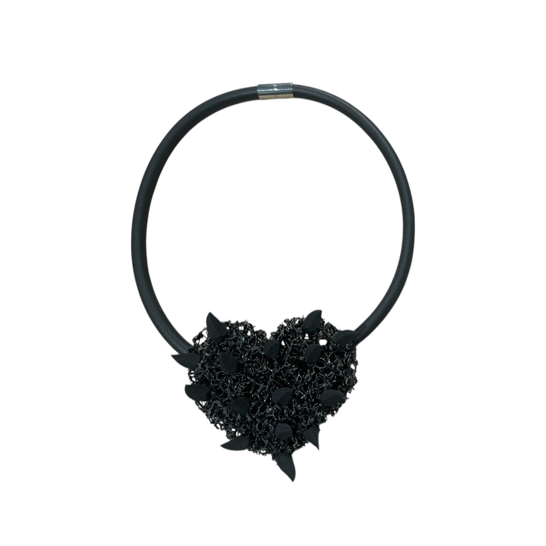 SPIKY HEART CHOKER