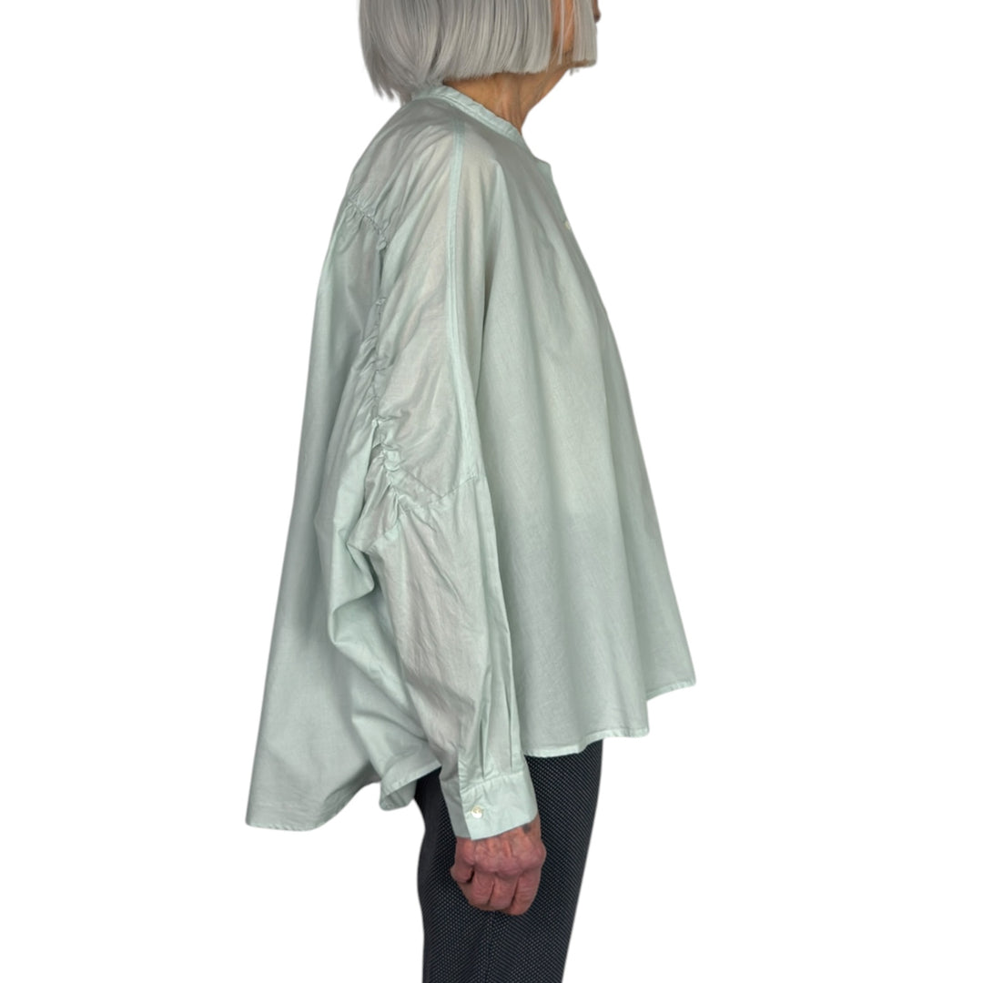 GATHERED BACK SHIRT