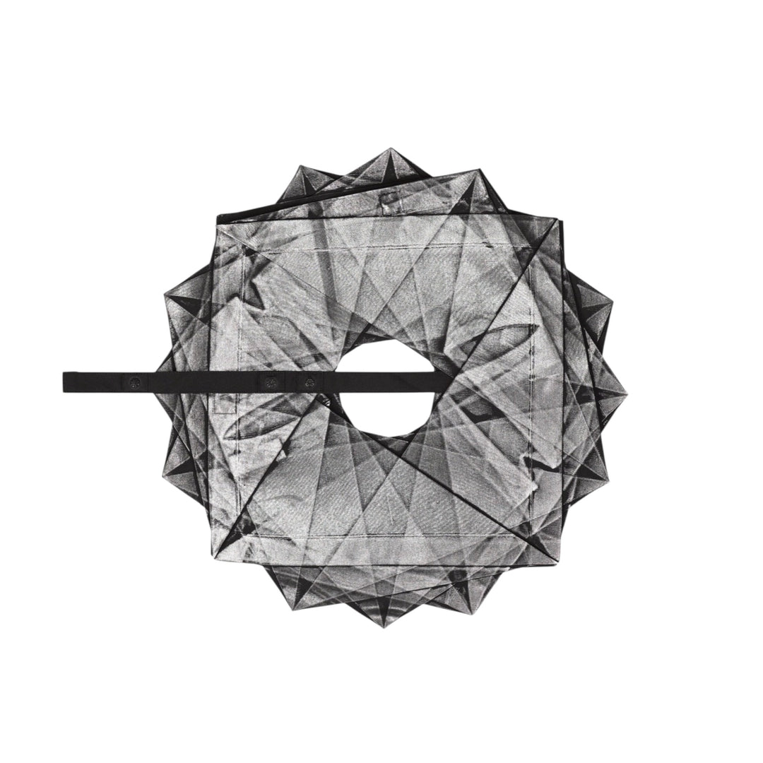 132 5. STANDARD FOIL SLEEVELESS TOP