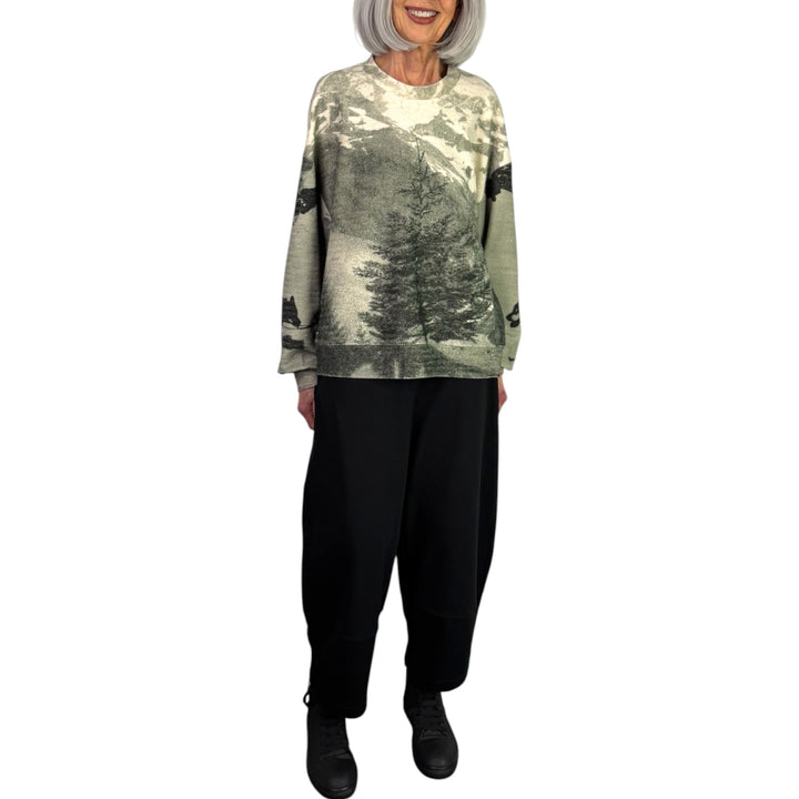 SNOWY LANDSCAPE PRINT SWEATSHIRT