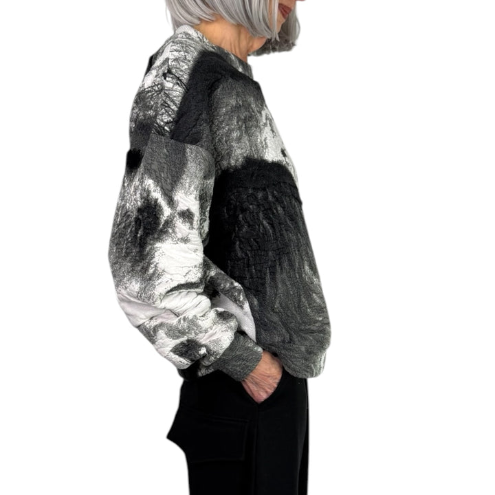 UNISEX KNITTED SHEEPS SWEATSHIRT