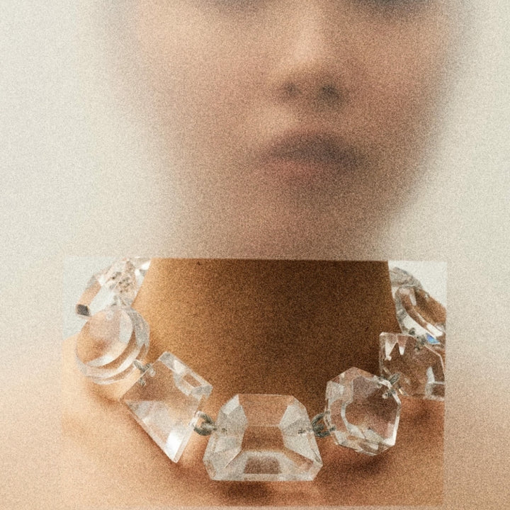 BINA ACRYLIC GEMS NECKLACE