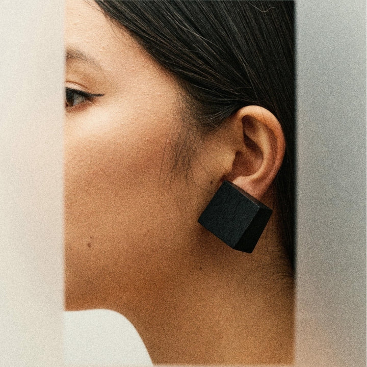 VENIA WEDGE EARRINGS