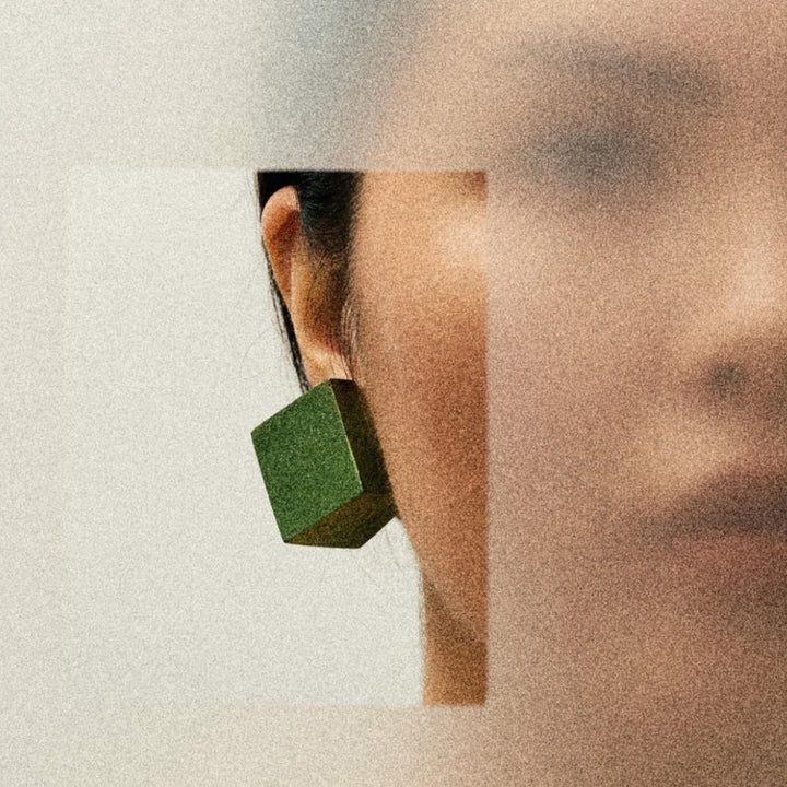 VENIA WEDGE EARRINGS