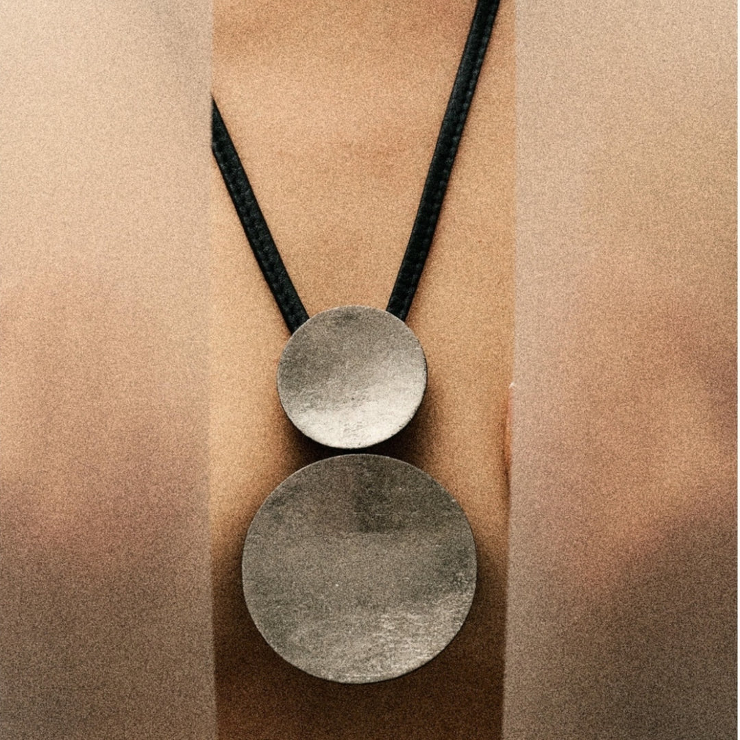 SERIS DOUBLE DISK PENDANT