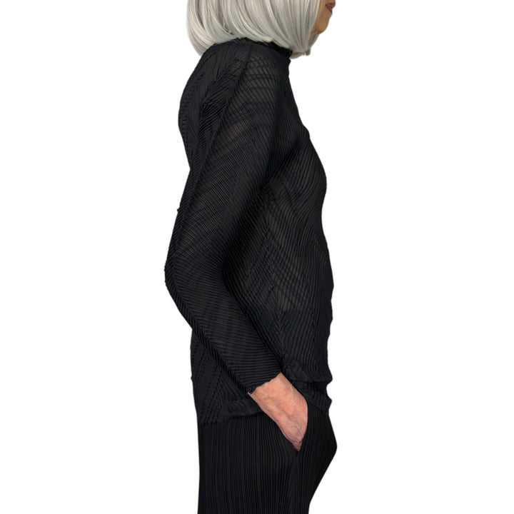 ZIGZAG PLEATS HI-NECK TOP