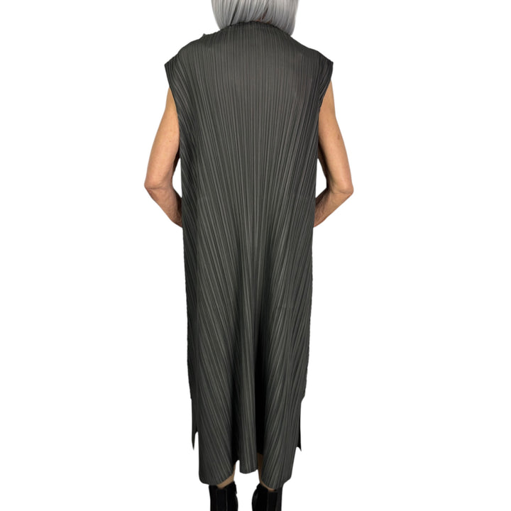 MELLOW PLEATS SLEEVELESS DRESS