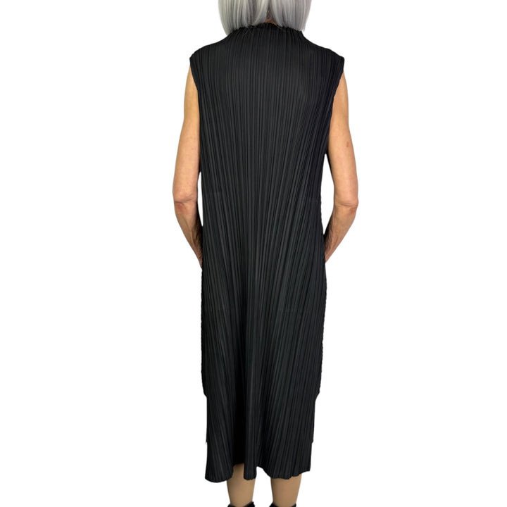 MELLOW PLEATS SLEEVELESS DRESS