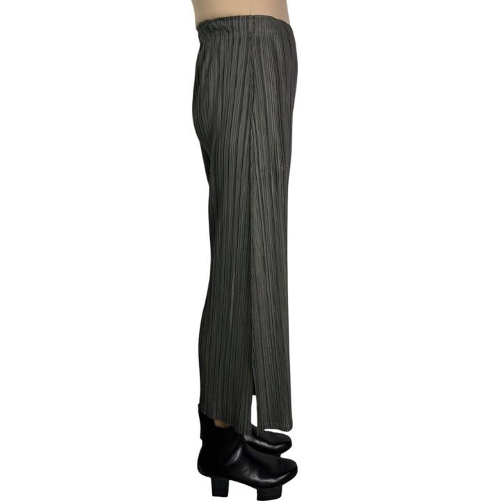 MELLOW PLEATS FLARE PANT