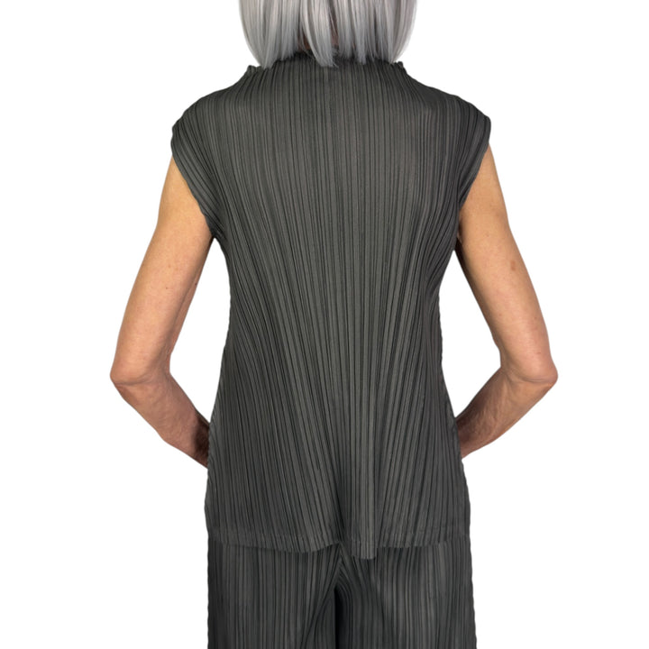 MELLOW PLEATS SLEEVELESS TOP