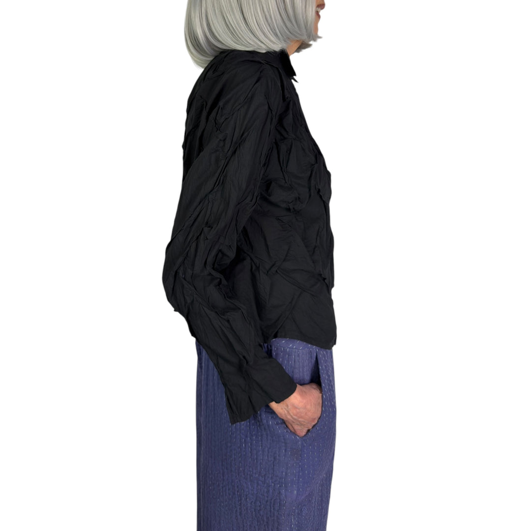 WAVY TUCK CROPPED SHIRT