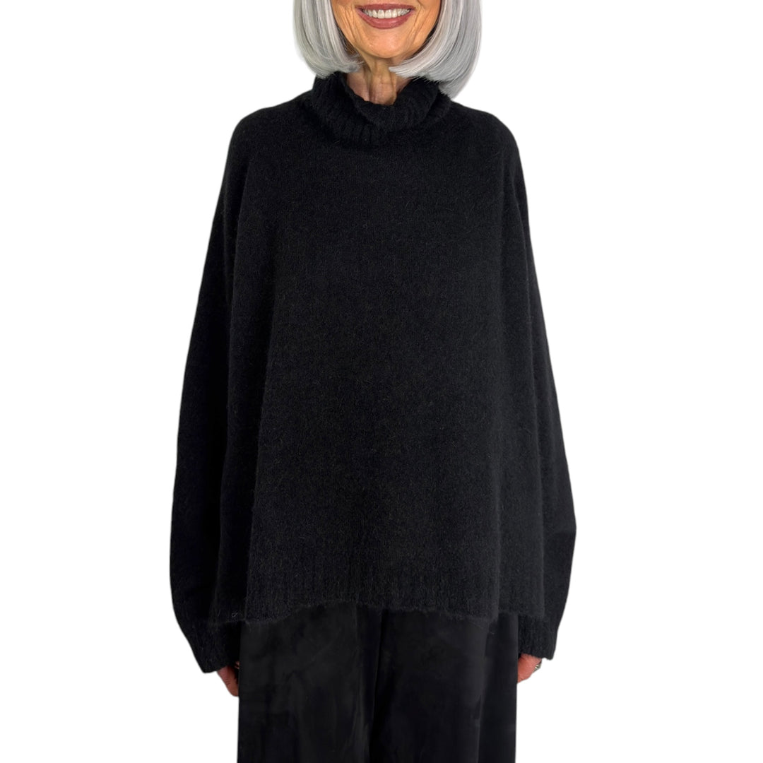 WOOL KNIT TURTLENECK SWEATER