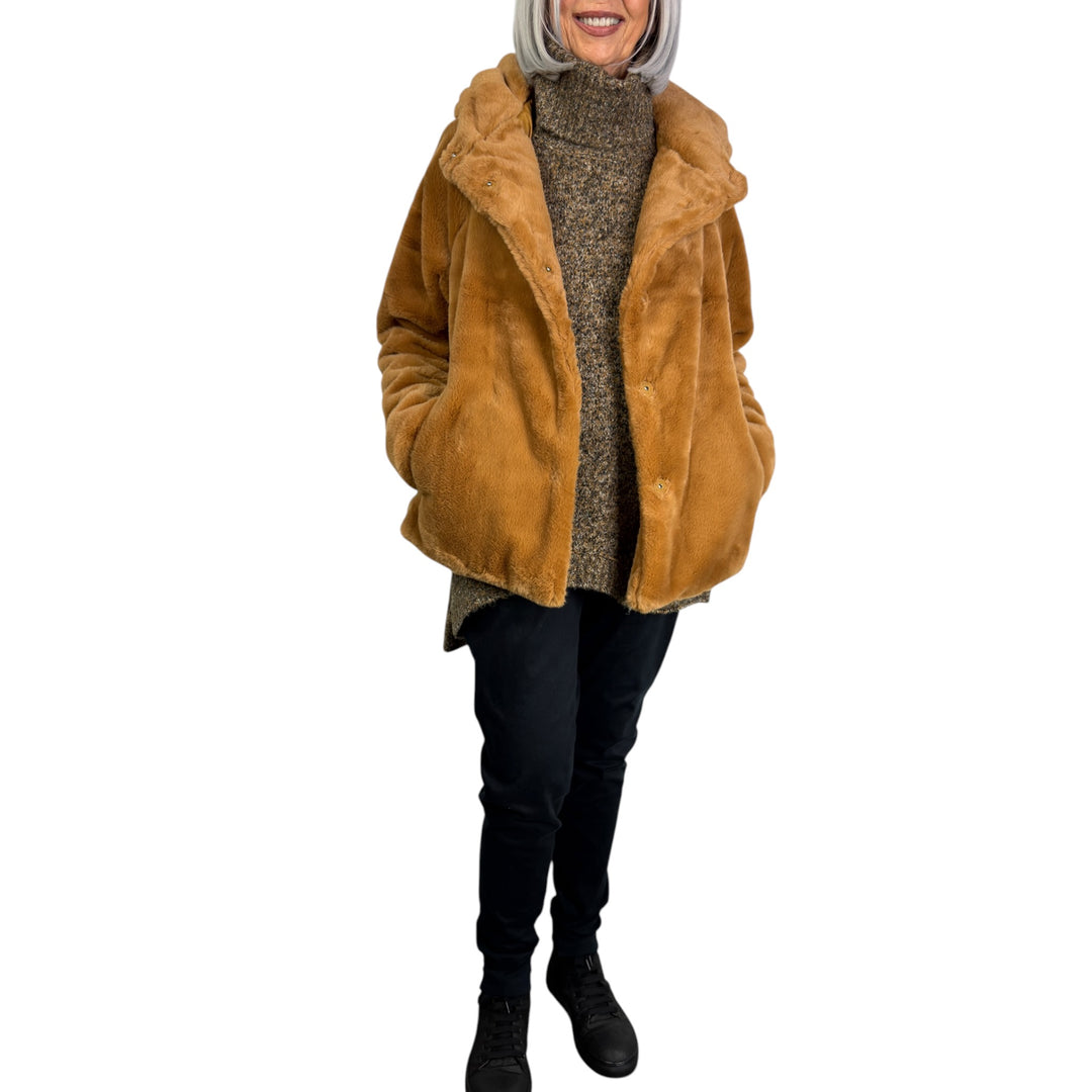 FAUX FUR SHORT JACKET W/HOOD