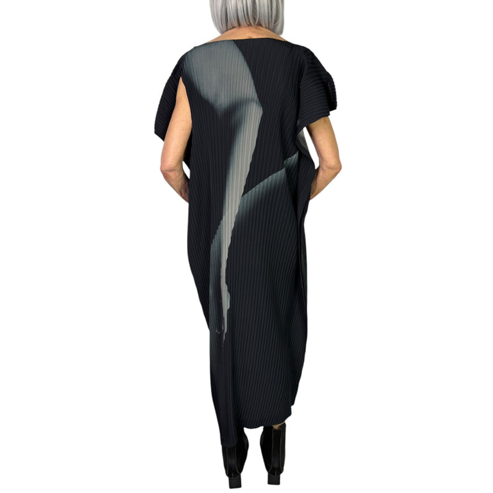 HANDS OF LOVER PLEATS DRESS