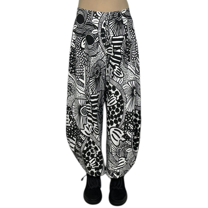 PRINT CURVED LEG LONG PANT