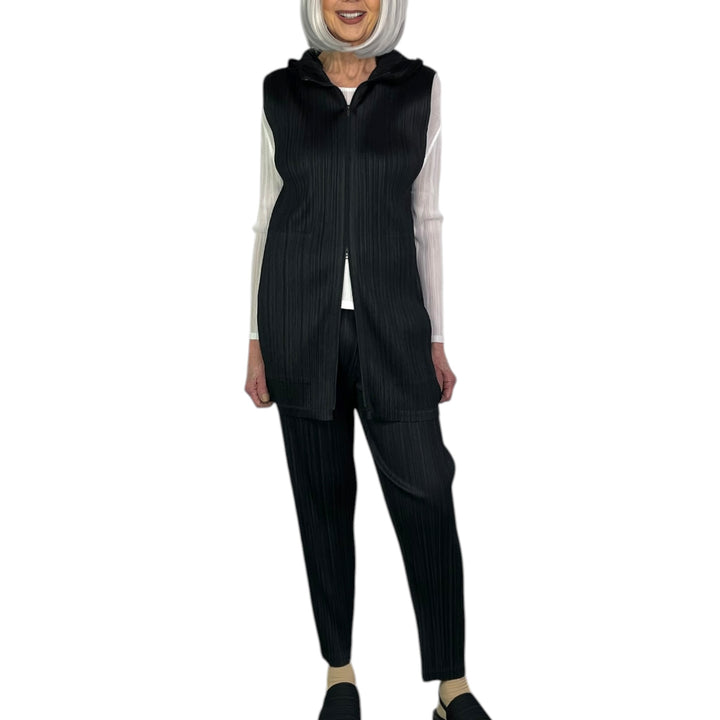 MC : APRIL ZIP FRONT HOODED VEST