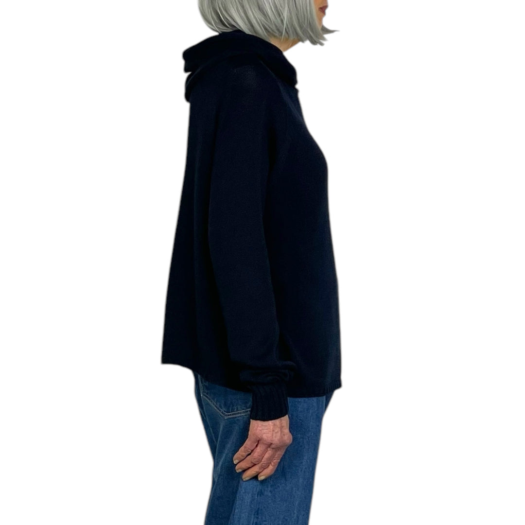 PULLOVER HOODIE