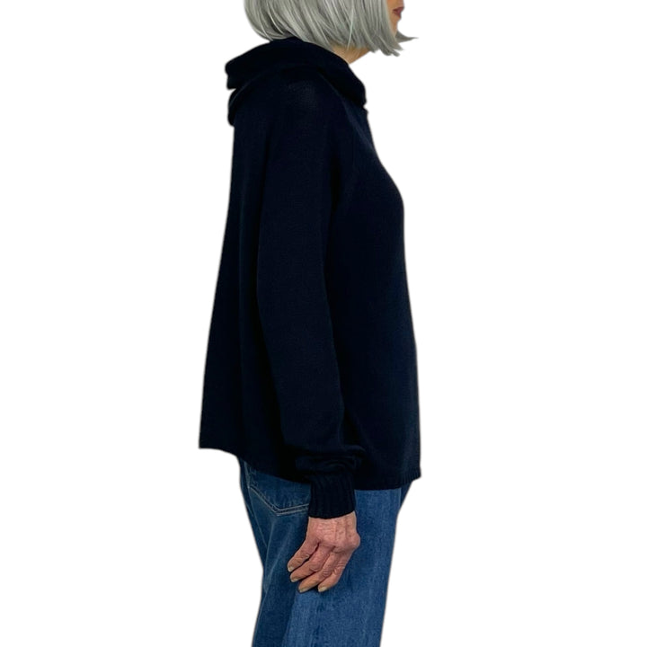 PULLOVER HOODIE