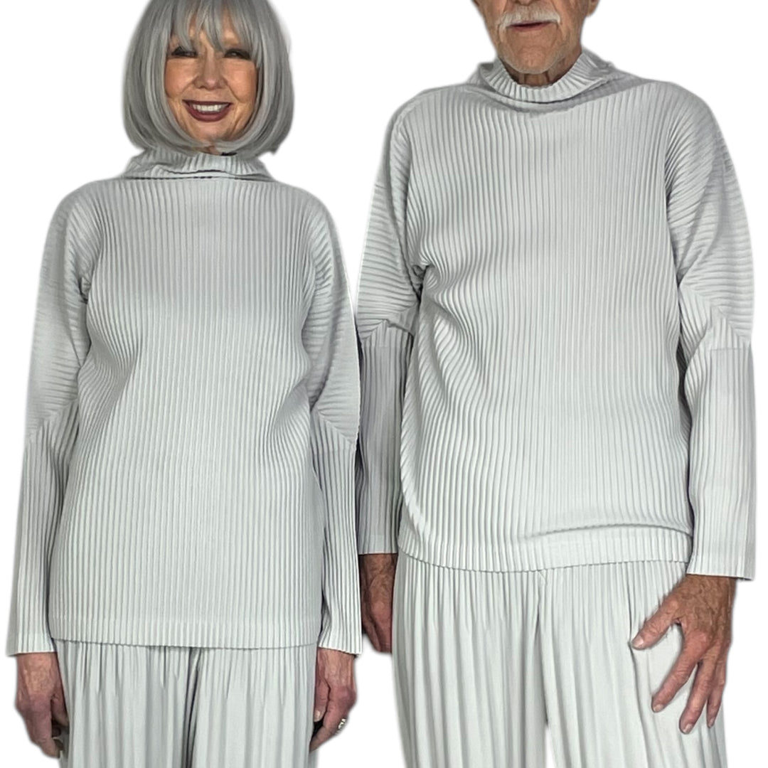 BASICS TURTLENECK TOP