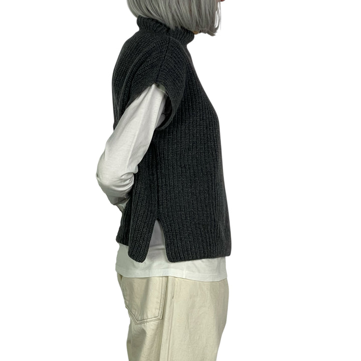 RIBBED BOXY SWEATER