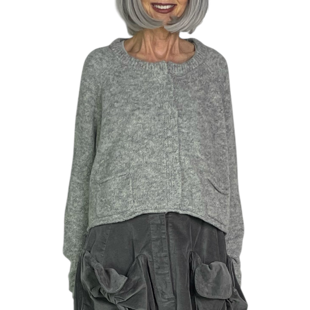CROPPED CARDIGAN SWEATER