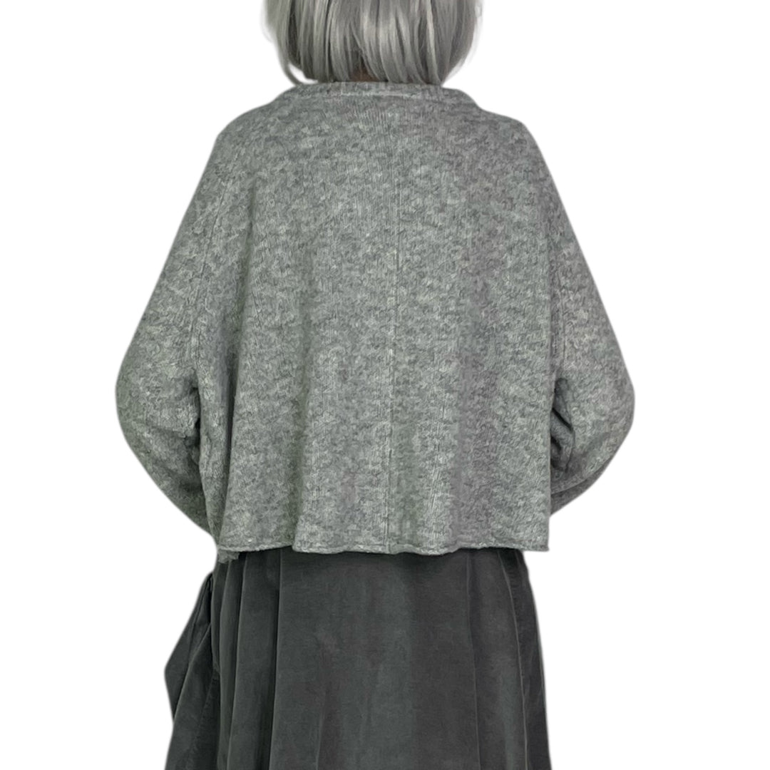 CROPPED CARDIGAN SWEATER