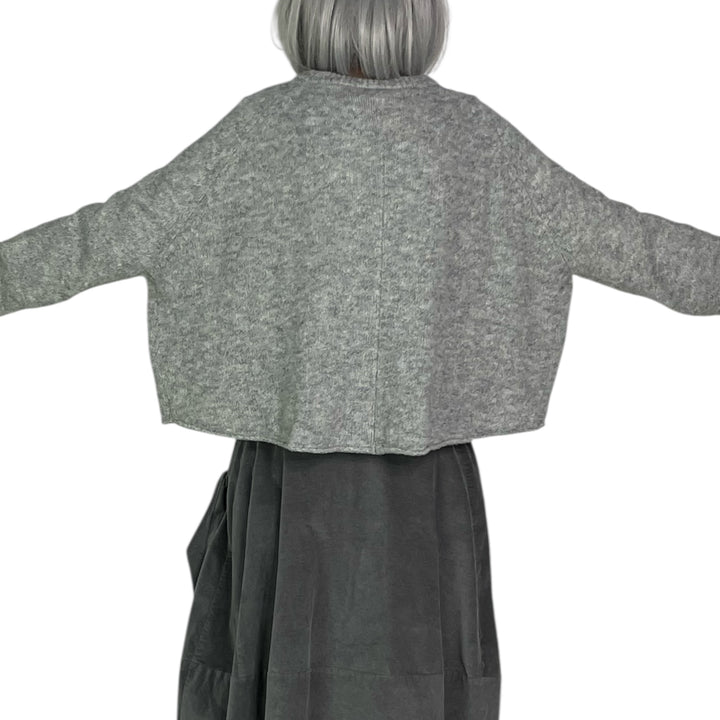 CROPPED CARDIGAN SWEATER