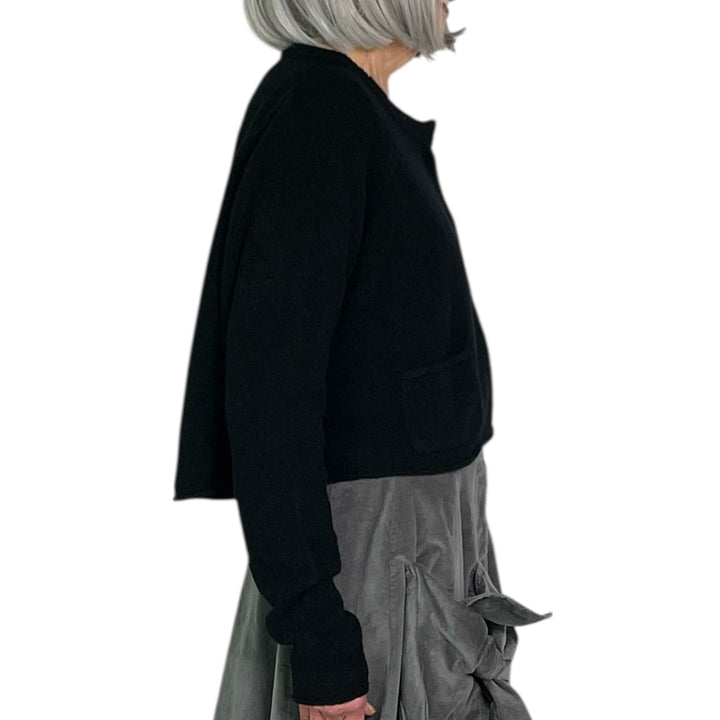CROPPED CARDIGAN SWEATER