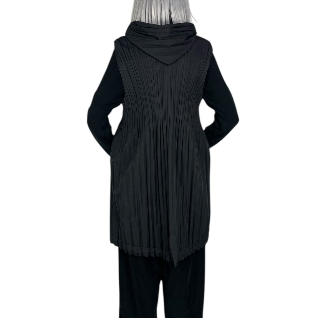 PADDED PLEATS VEST