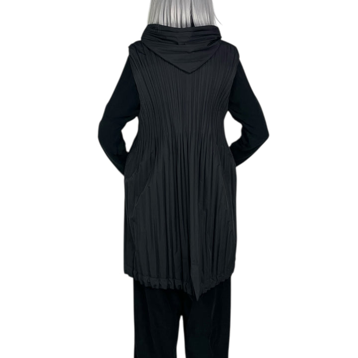 PADDED PLEATS VEST
