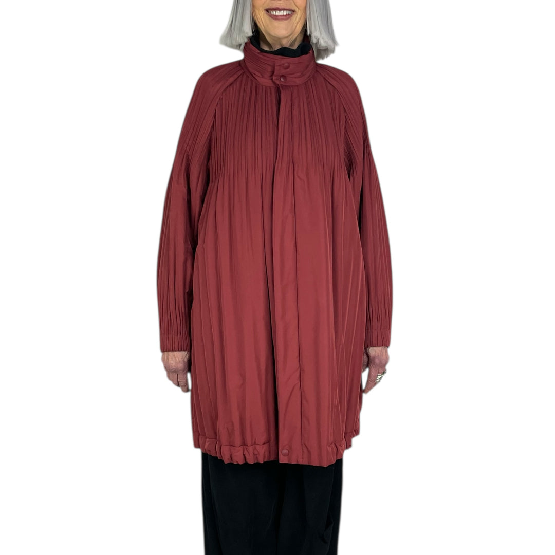 PADDED PLEATS COAT