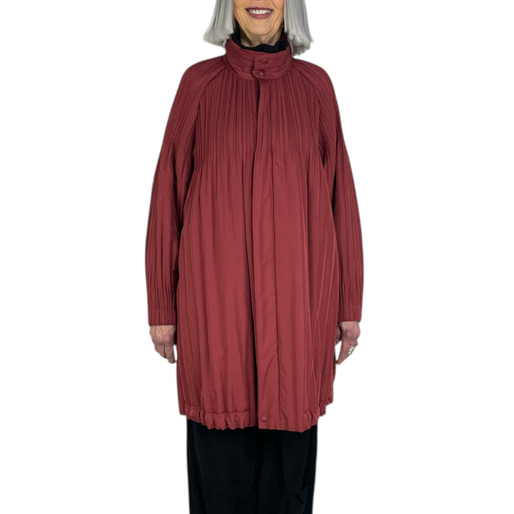 PADDED PLEATS COAT