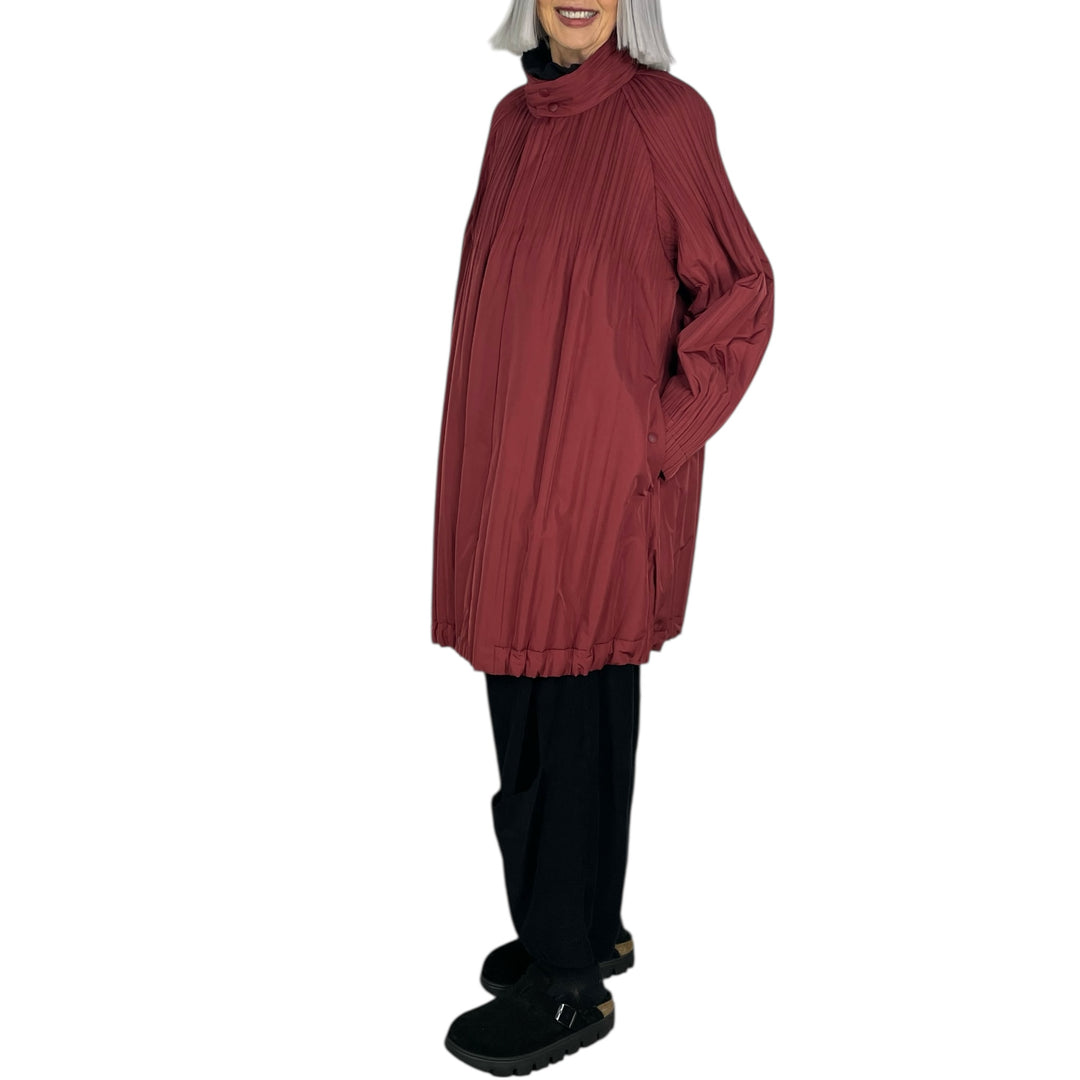 PADDED PLEATS COAT