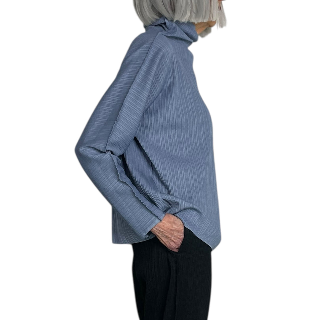 A-POC KNIT HI-NECK TOP