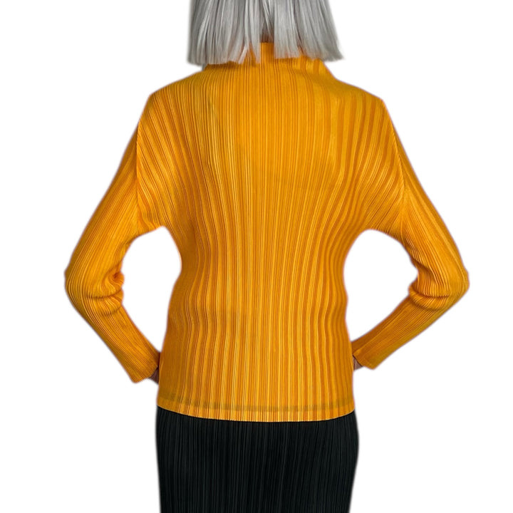 RIB PLEATS DECEMBER TOP