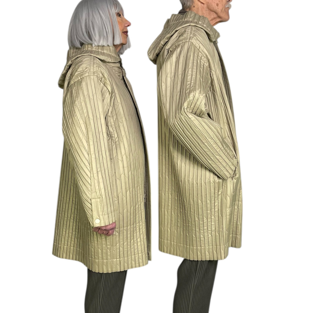 PADDED PLEATS COAT