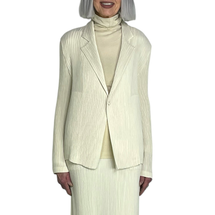 HATCHING PLEATS JACKET