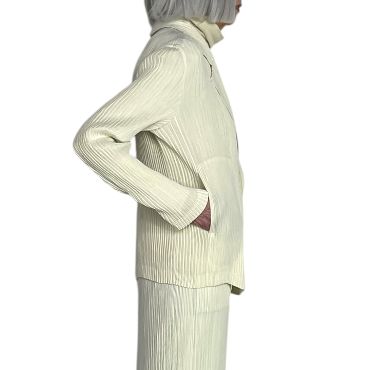 HATCHING PLEATS JACKET