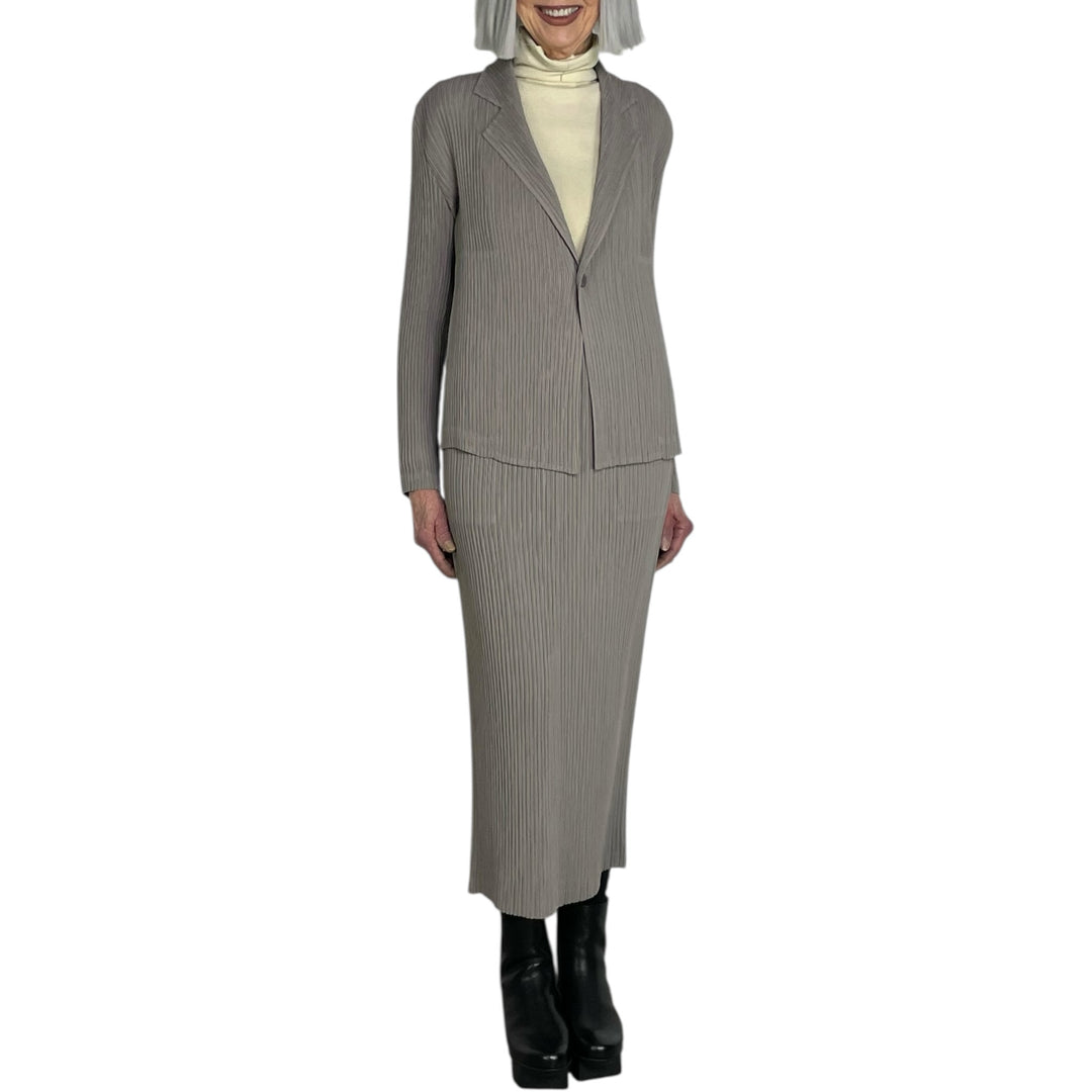 HATCHING PLEATS JACKET