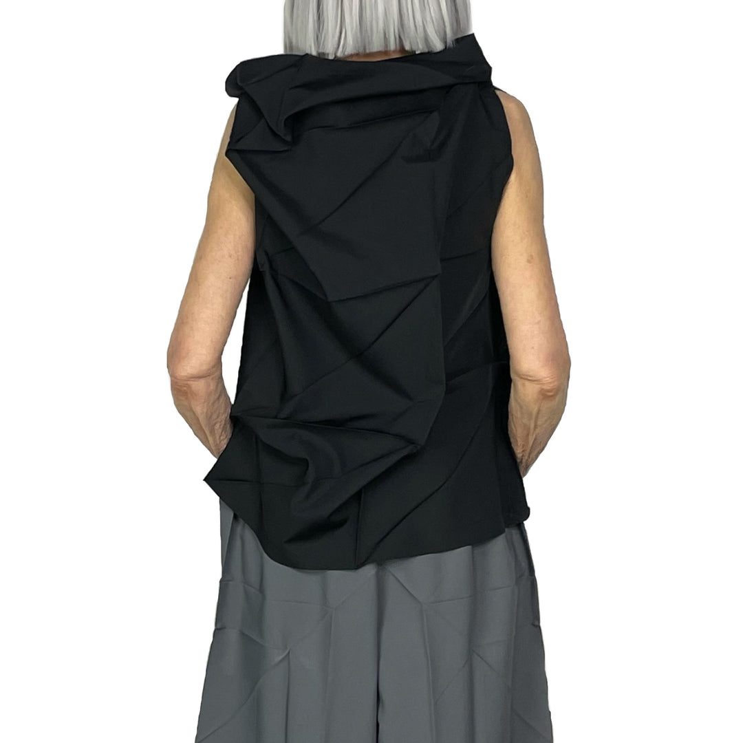 132 5. SOLID SLEEVELESS TOP