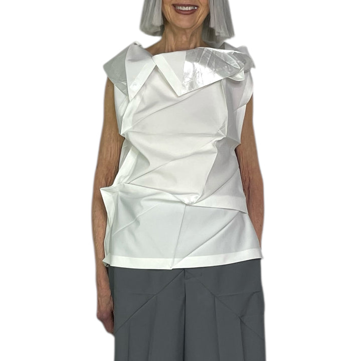 132 5. STANDARD FOIL SLEEVELESS TOP