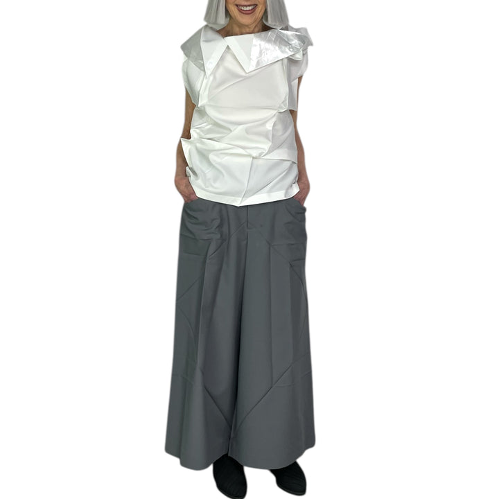 132 5. STANDARD FOIL SLEEVELESS TOP