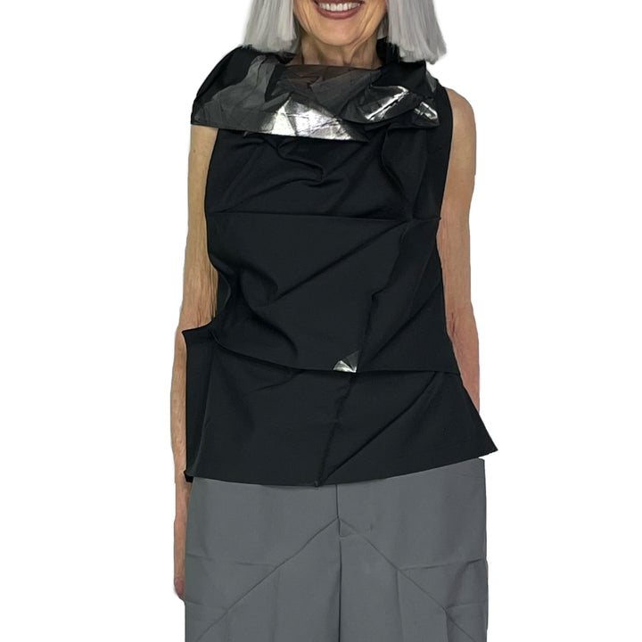 132 5. STANDARD FOIL SLEEVELESS TOP