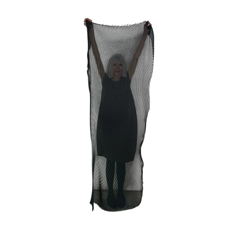 FEATHER RAMIE PLEATS STOLE
