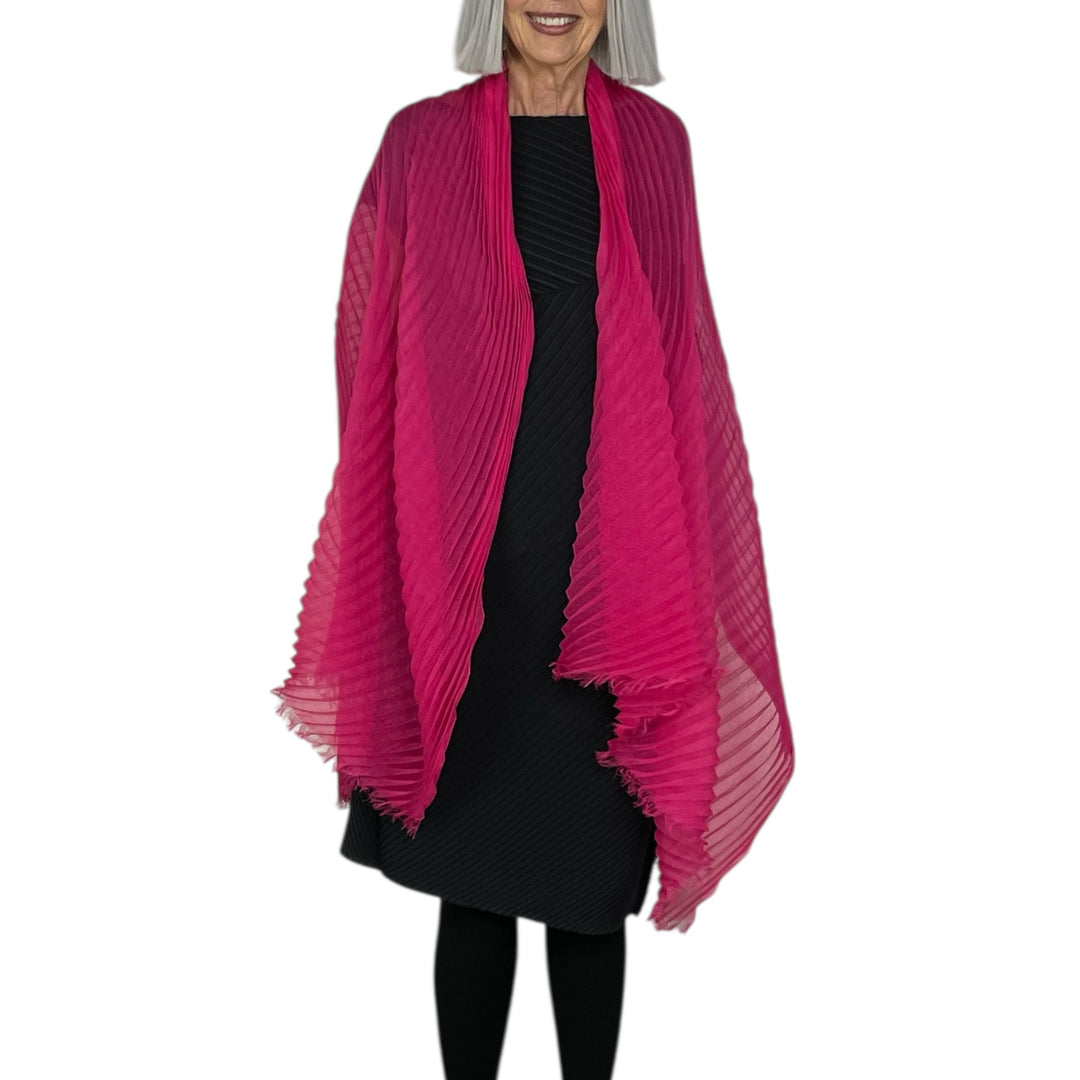 FEATHER RAMIE PLEATS STOLE