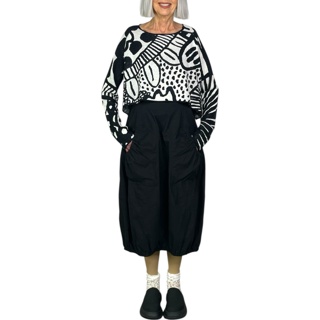 CURVED SKIRT W/RUCHED POCKETS