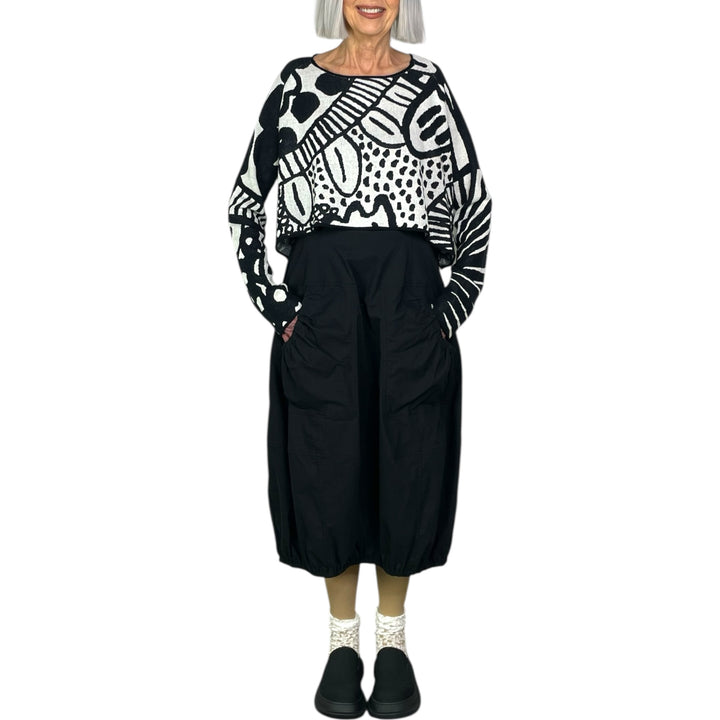 CURVED SKIRT W/RUCHED POCKETS