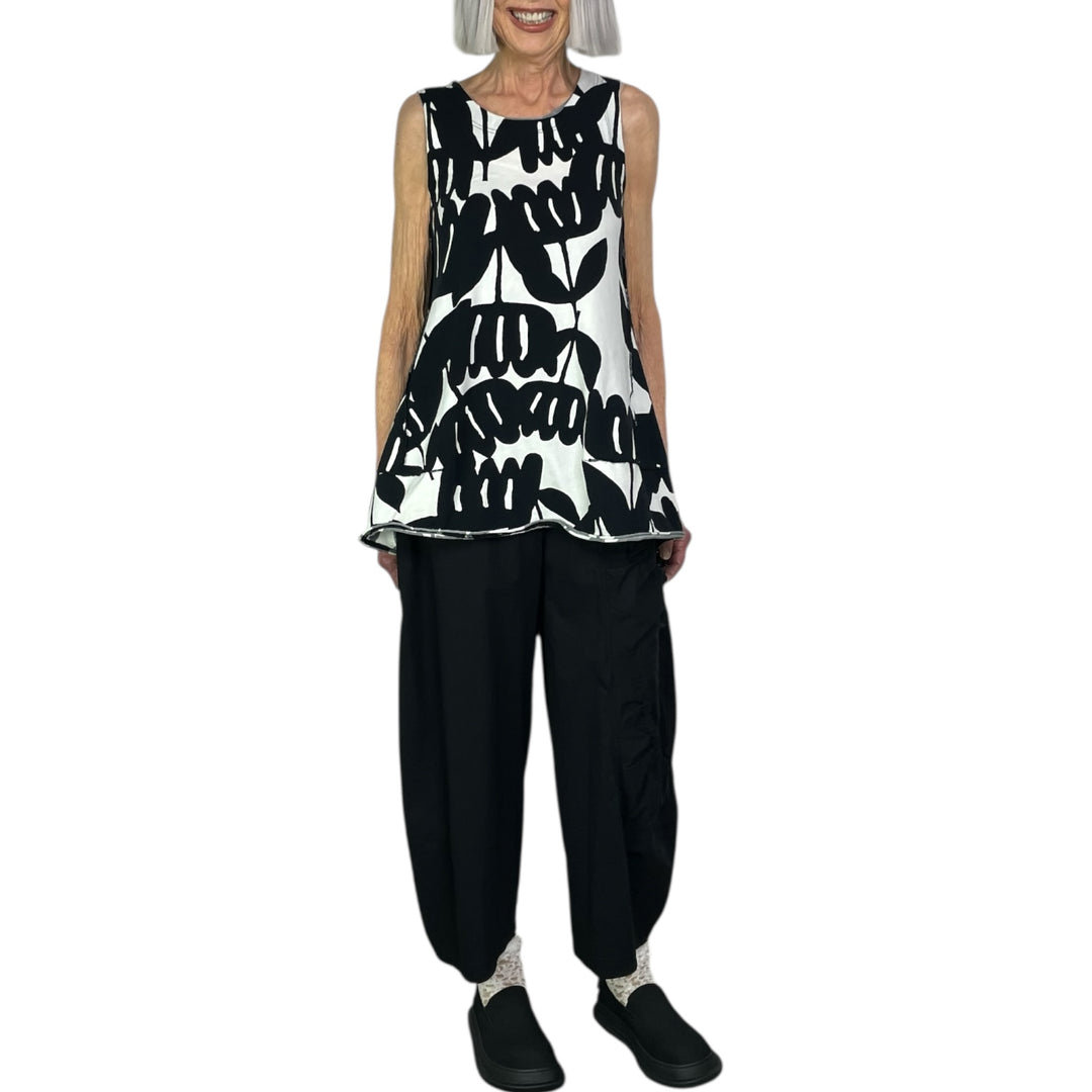 CURVED LEG RUCHED POCKETS PANT